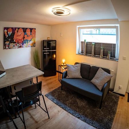 Gemuetliche 2-Zimmer Souterrain Wohnung Düsseldorf Exteriör bild