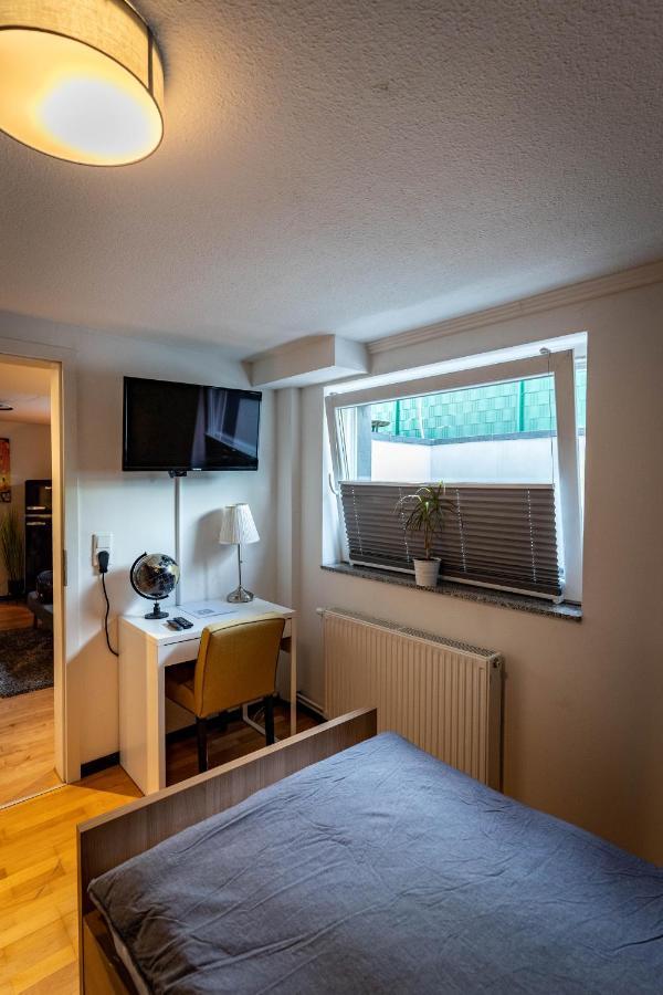 Gemuetliche 2-Zimmer Souterrain Wohnung Düsseldorf Exteriör bild